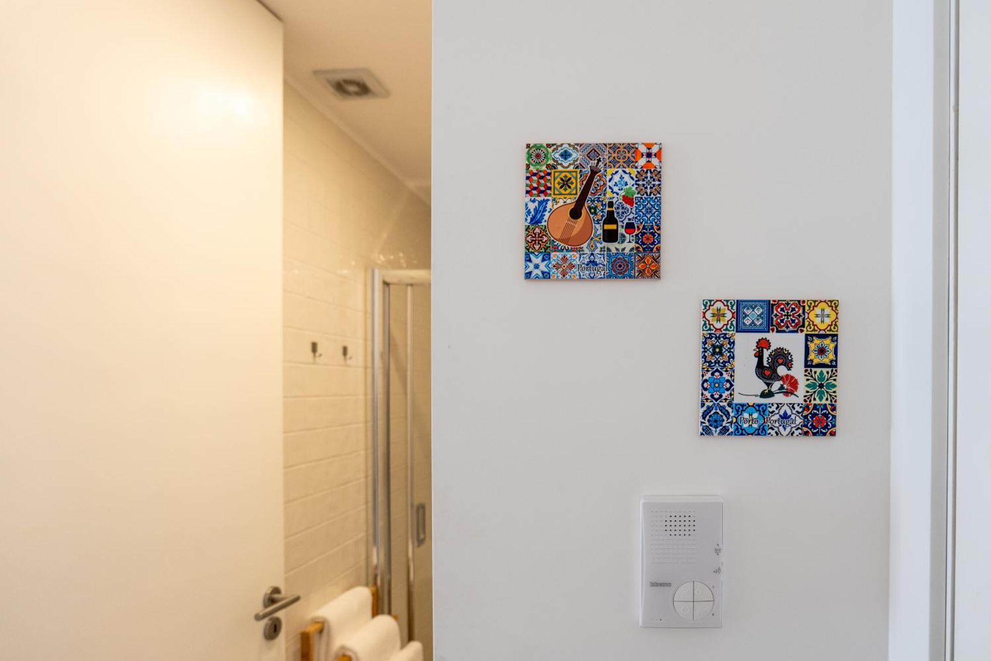 A Window To - Premium At Clerigos Tower Apartment